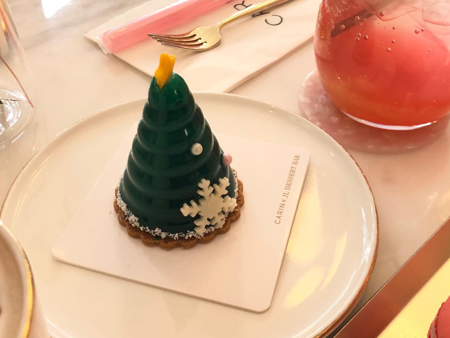 係眼鏡鋪同時又係一間咖啡廳？弘大「CARIN LOUNGE」探訪記，超靚打卡風格但...甜品令人差強人意